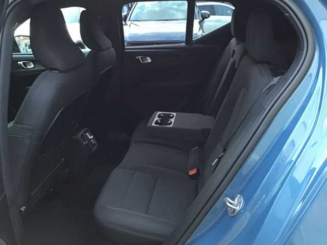 Volvo XC40 Core Recharge