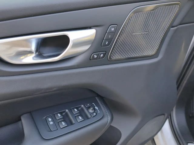 Volvo XC60 AWD Dark Plus