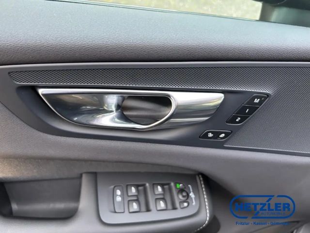 Volvo XC60 AWD Plus Recharge T8