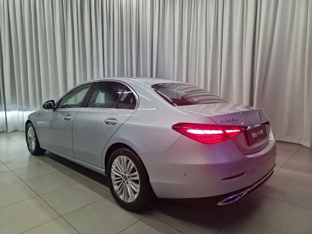 Mercedes-Benz C 200 C 200 d Sedan