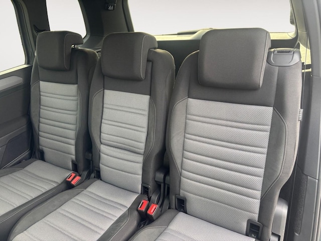 Volkswagen Touran 1.5 TSI DSG R-Line