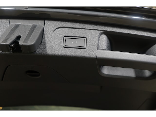 Volkswagen Touran 1.5 TSI Highline R-Line