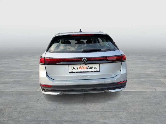 Volkswagen Passat 1.5 eTSI Business Variant