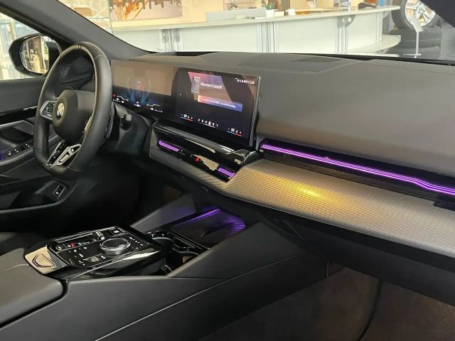 BMW 520 520i M-Sport Sedan