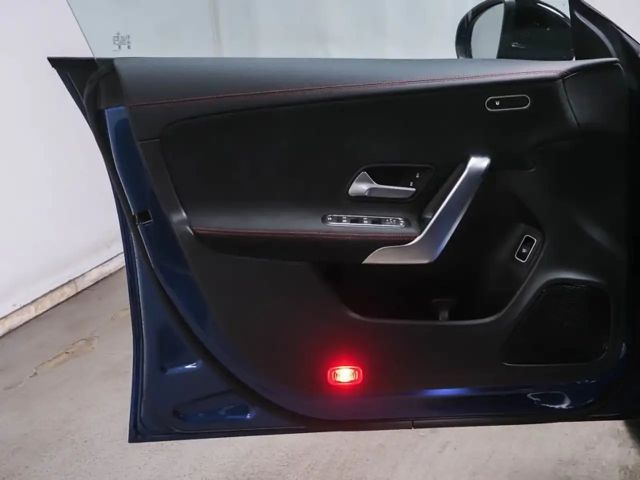 Mercedes-Benz CLA 200 AMG Line Coupé Premium