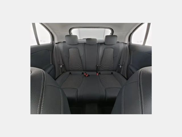 Mercedes-Benz A 200 A 200 d