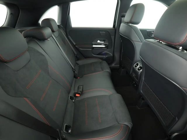 Mercedes-Benz B 220 AMG Line B 220 d