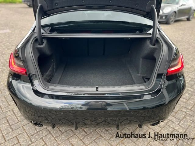 BMW 320 320d M-Sport Sedan xDrive