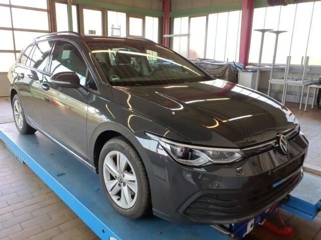 Volkswagen Golf Life Variant