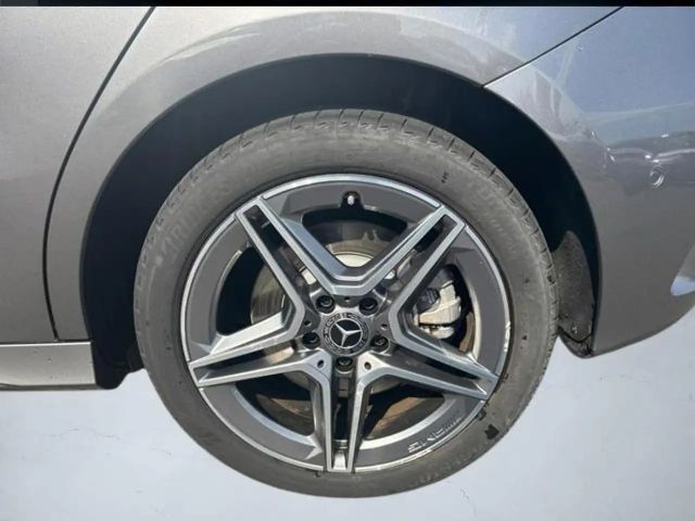 Mercedes-Benz A 250 A 250 e AMG Line