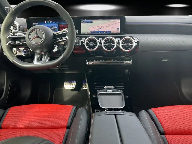 Mercedes-Benz A 35 AMG AMG Line