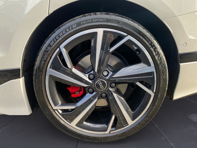 Audi A6 e-tron Avant