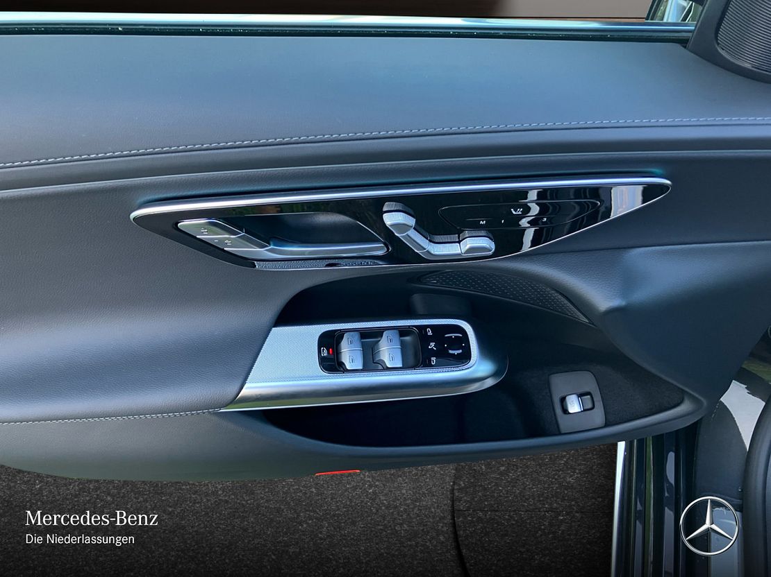 Mercedes-Benz E 200 Sedan