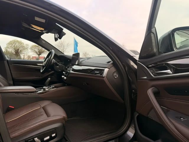 BMW 540 540d M-Sport Touring xDrive