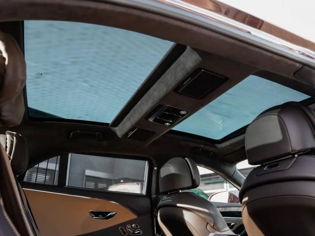 Bentley Flying Spur V8