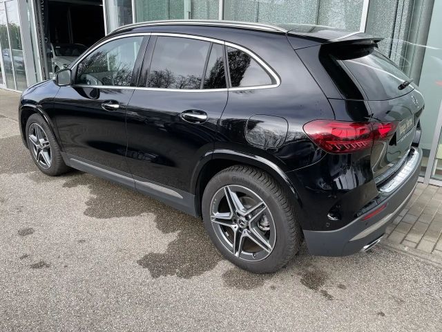 Mercedes-Benz GLA 200 AMG Line