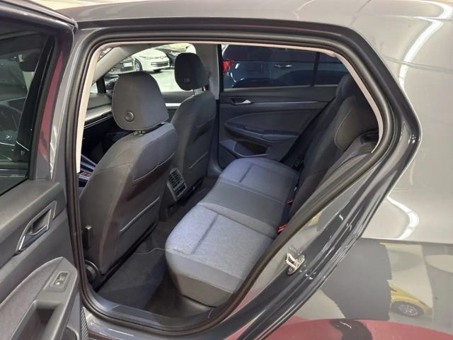 Volkswagen Golf 1.5 eTSI DSG Life