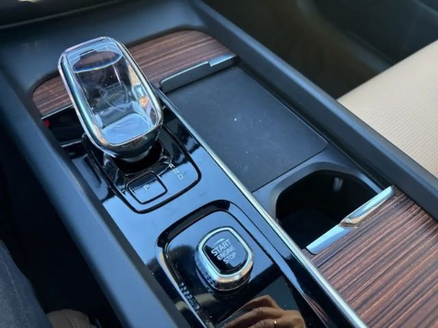 Volvo XC60 Dark Plus