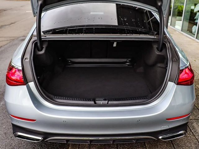 Mercedes-Benz E 200 AMG Line Sedan