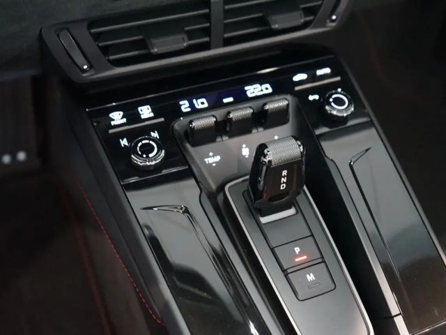 Porsche 992 Cabrio Carrera GTS