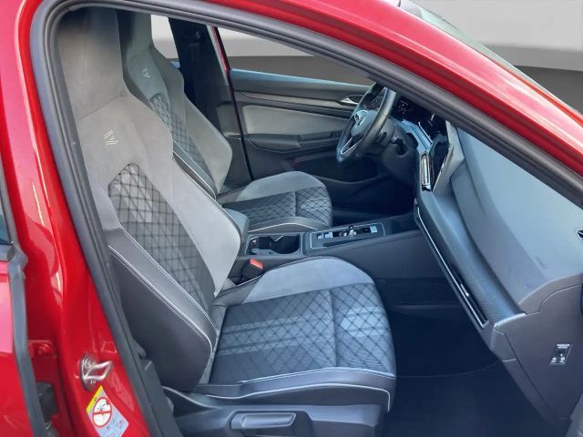 Volkswagen Golf 1.5 TSI DSG R-Line