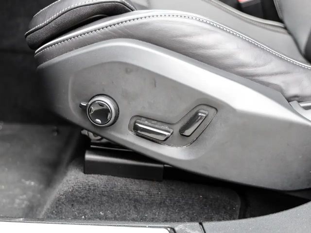 Volvo XC60 AWD Dark Plus