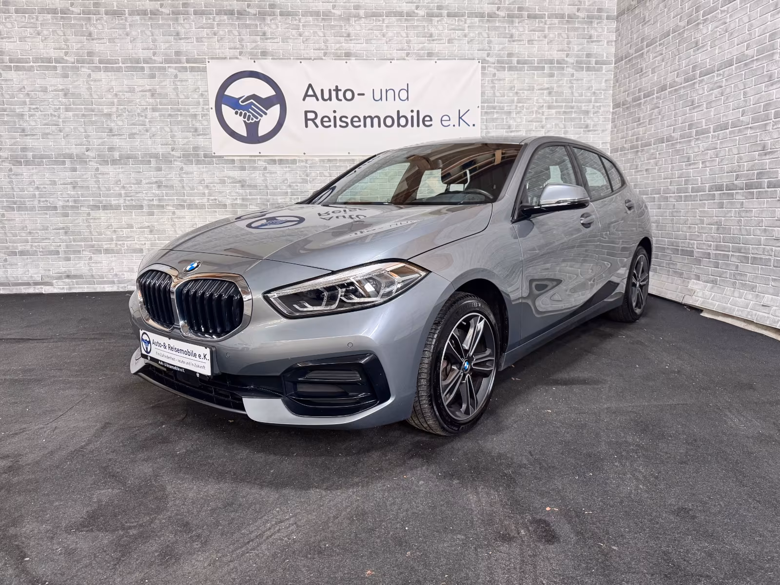 BMW 118 118i Sedan Sport Line