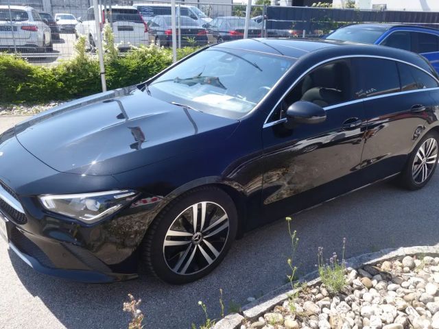 Mercedes-Benz CLA 180 CLA 180 d