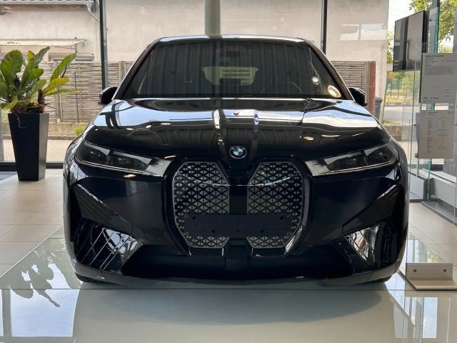 BMW iX xDrive40