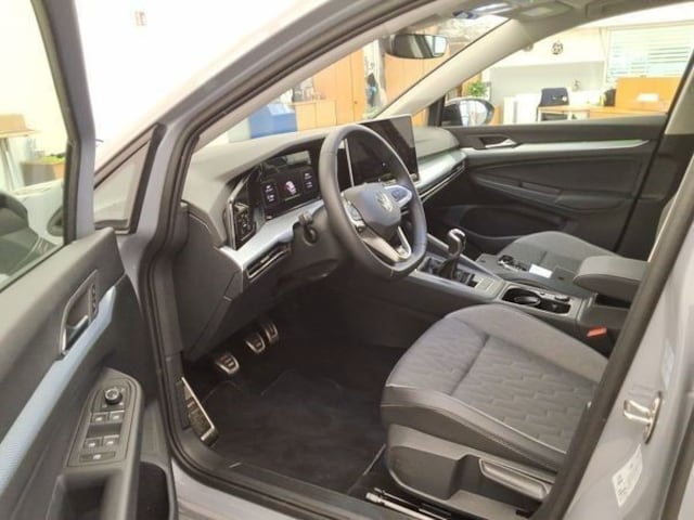 Volkswagen Golf Life Variant