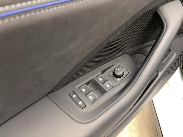 Volkswagen Passat 2.0 TDI DSG R-Line Style