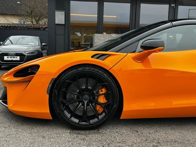 McLaren Artura Spider