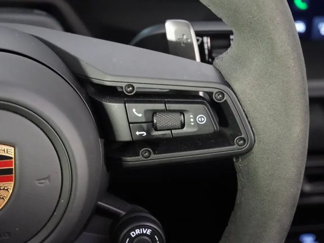 Porsche 992 4 Cabrio GTS Targa