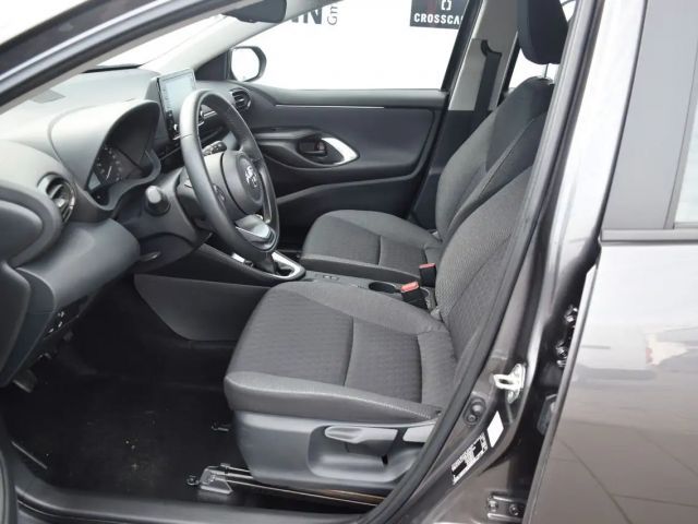 Toyota Yaris Club Hatchback