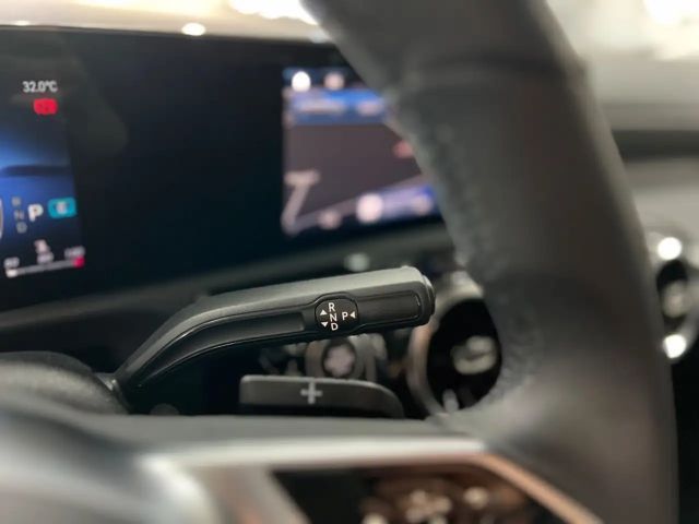 Mercedes-Benz A 180 A 180 d Progressive