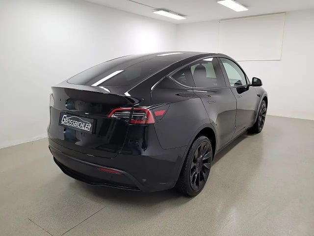Tesla Model Y AWD