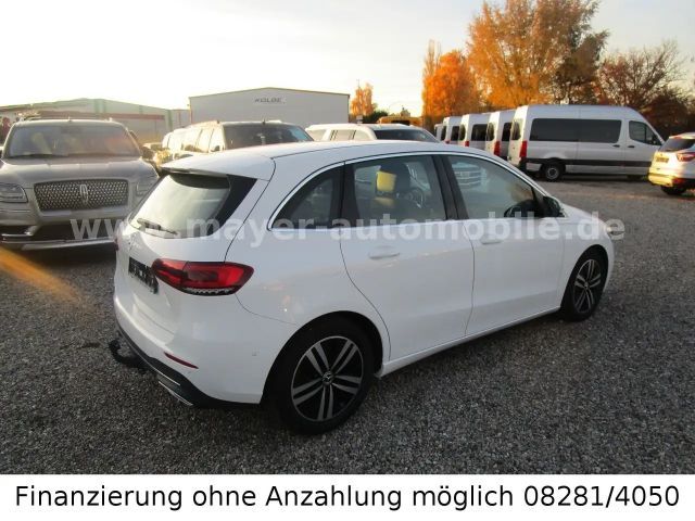 Mercedes-Benz B 180 B 180 d Progressive Sedan