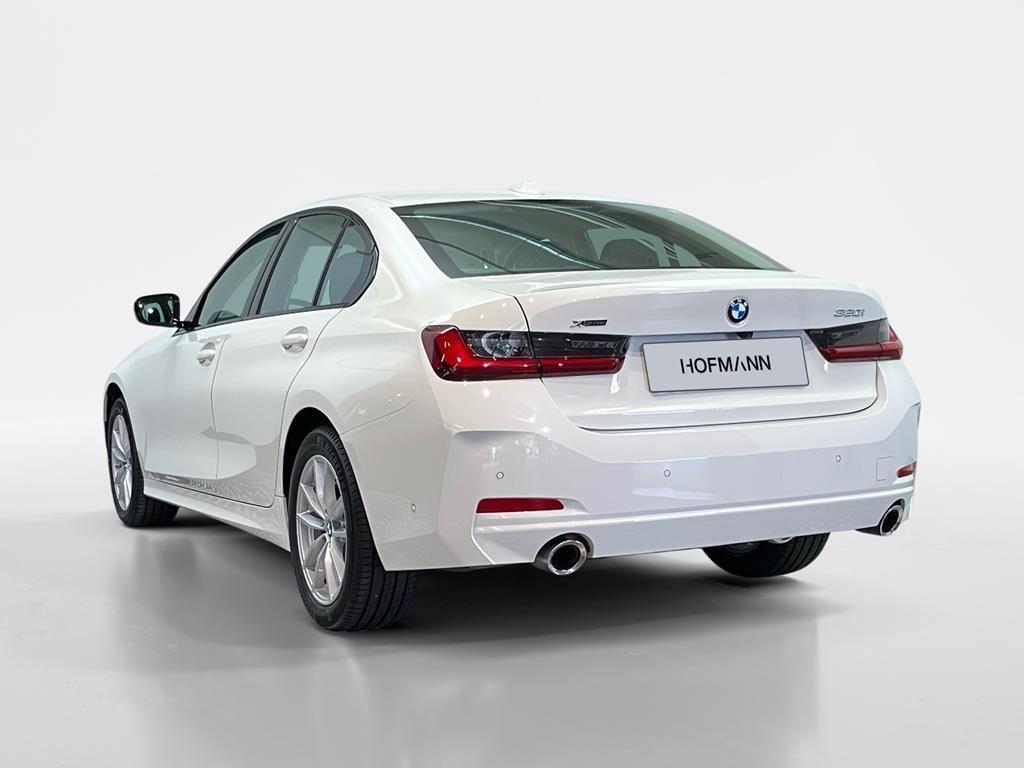 BMW 320 320i Sedan xDrive