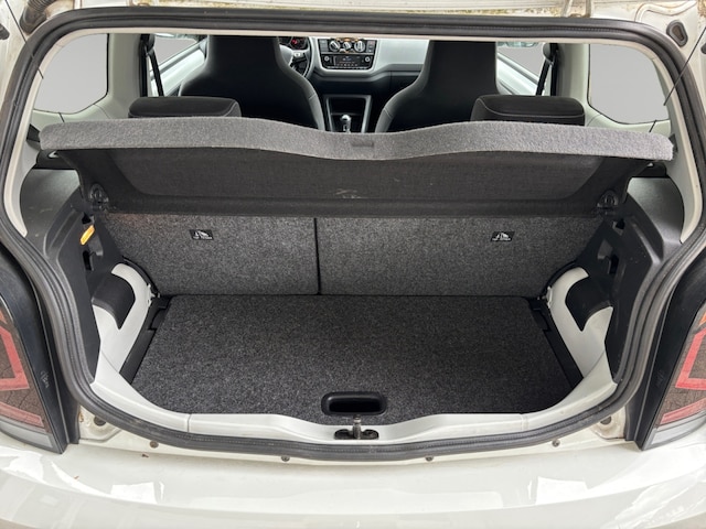 Volkswagen up! Active