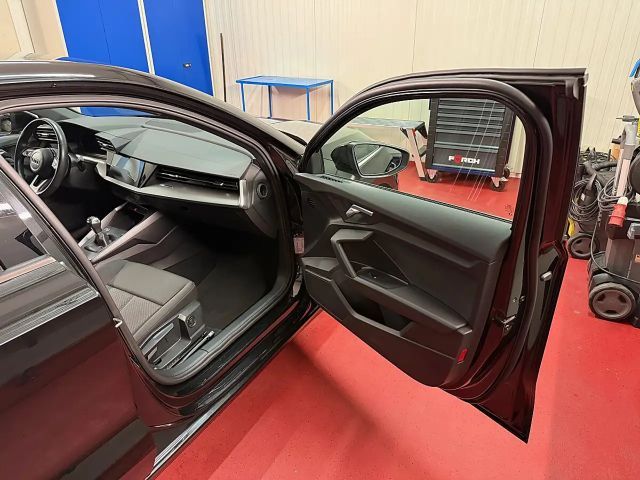 Audi A3 30 TDI Sedan