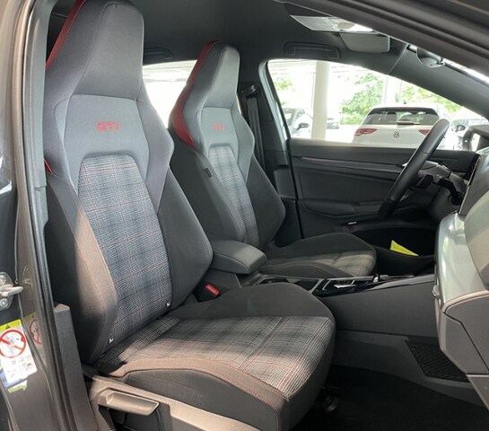 Volkswagen Golf 2.0 TSI DSG