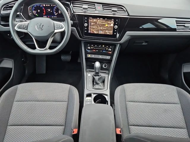 Volkswagen Touran 1.5 TSI DSG IQ.Drive R-Line