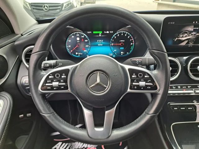 Mercedes-Benz C 300 C 300 e Sedan