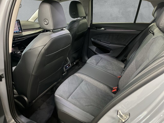 Volkswagen Golf 1.5 eTSI DSG Golf VIII Style