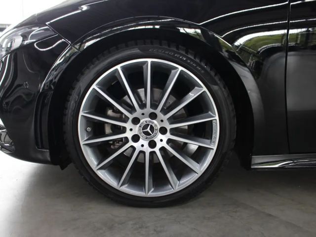 Mercedes-Benz A 200 AMG Line Business Line