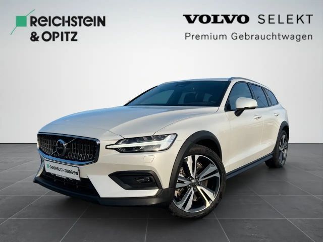 Volvo V60 Cross Country AWD Plus