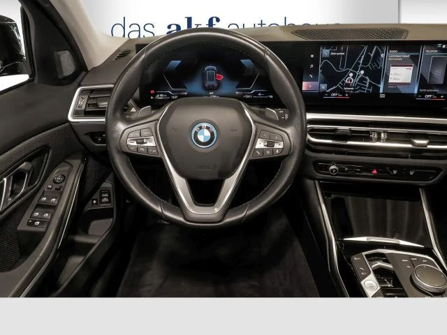 BMW 320 320e xDrive