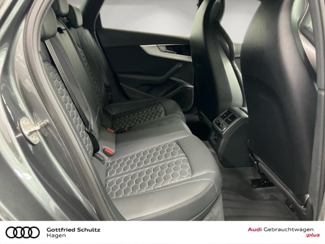 Audi RS4 Avant Quattro