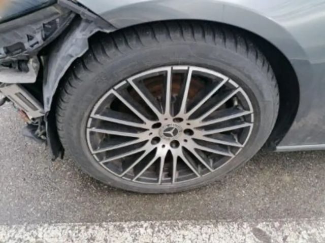 Mercedes-Benz C 200 Sedan