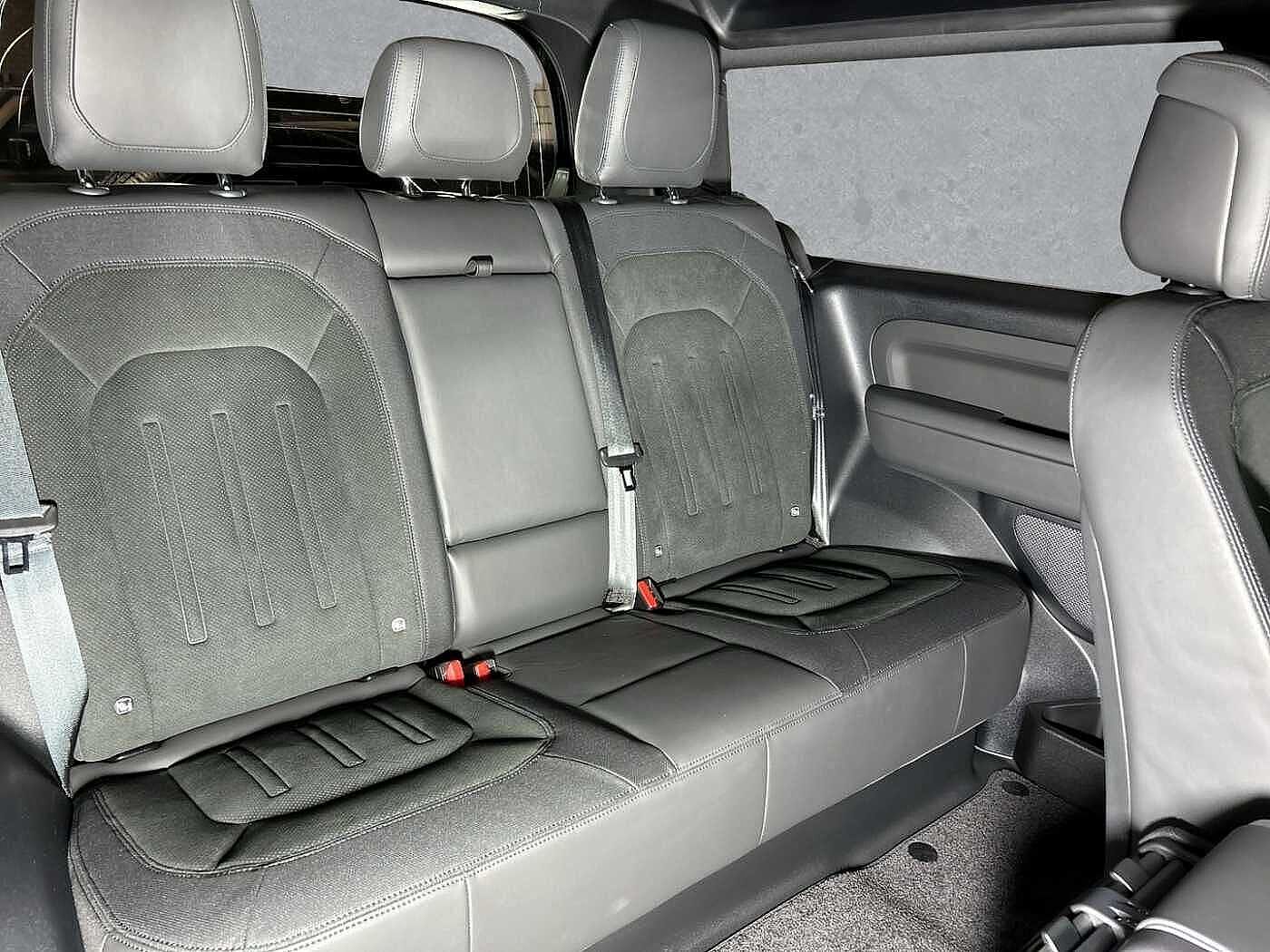 Land Rover Defender 90